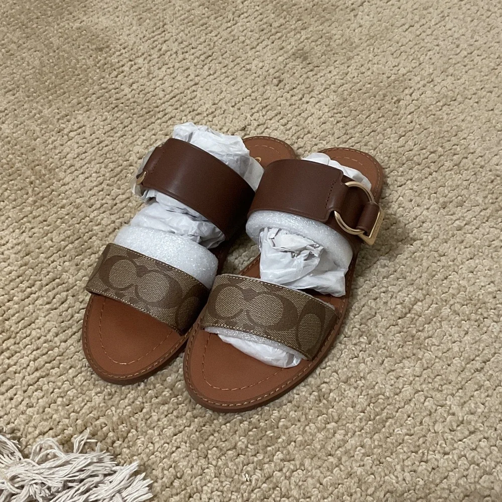 Coach Hallie Sig Sandal - Picture 3 of 6